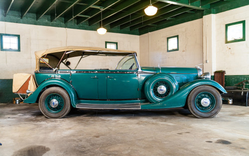 1941 Lincoln Zephyr | Gooding Christie's